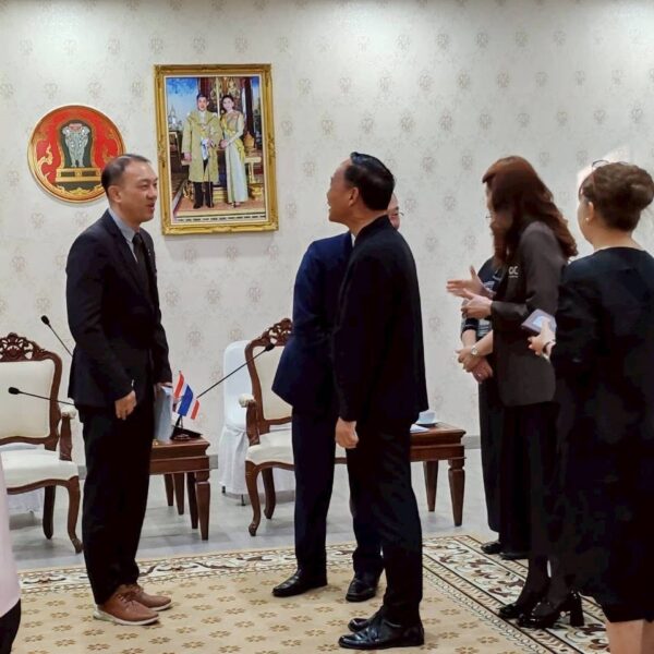 บรรยากาศการพูดคุยและสร้างเครือข่ายความร่วมมือของผู้บริหารและคณะผู้แทน ณ ศาลากลางจังหวัดเชียงใหม่